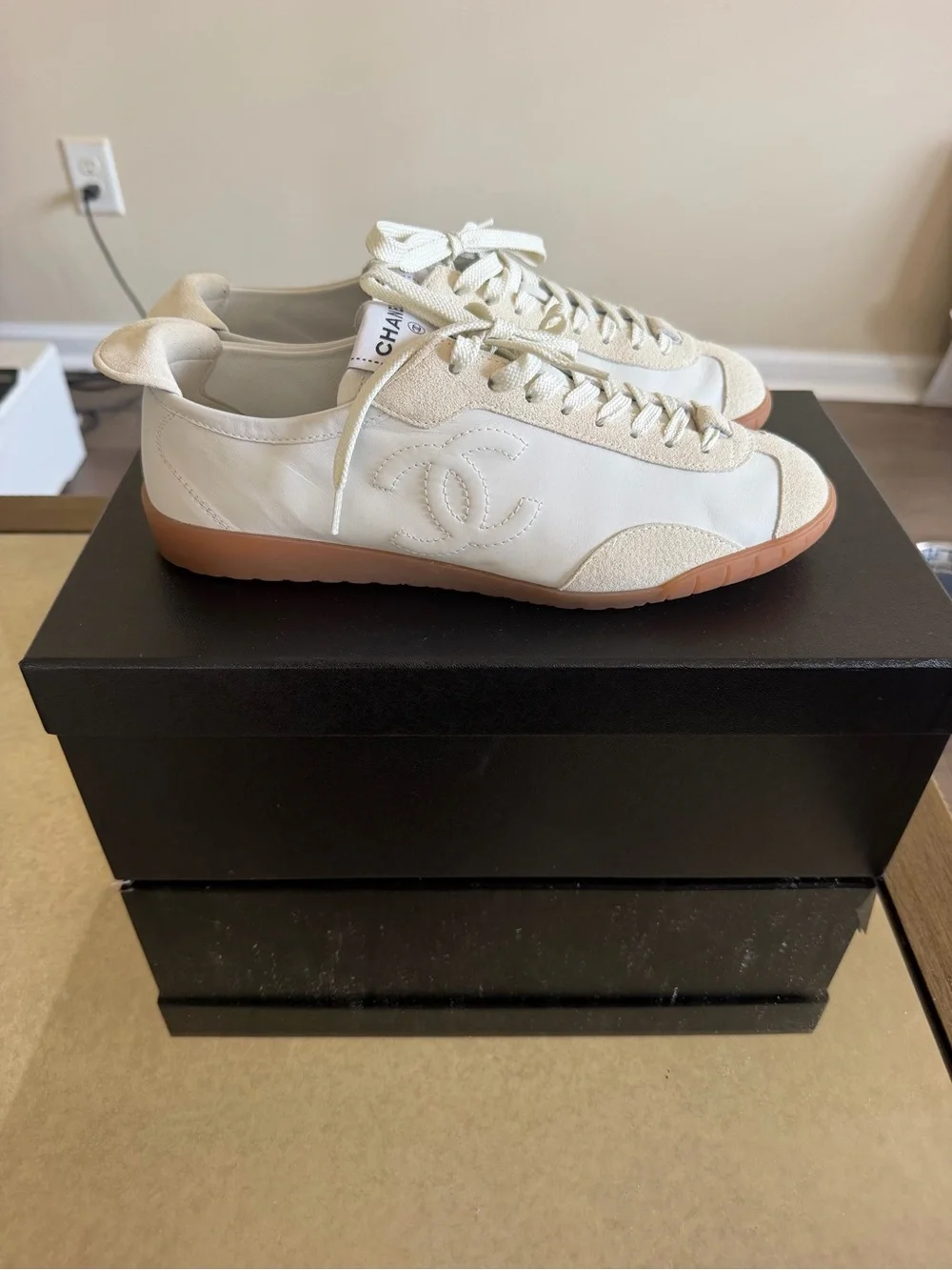 CHANEL classic low